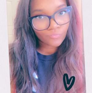 Meet your Posher, Briana